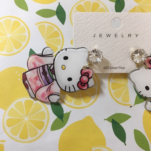 🍊NWT Sanrio Hello Kitty Pink Kimono CZ Earrings - Picture 8 of 12